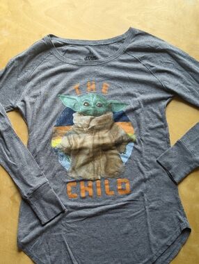 Disney Gray Long-Sleeve 'The Child' Graphic Tee